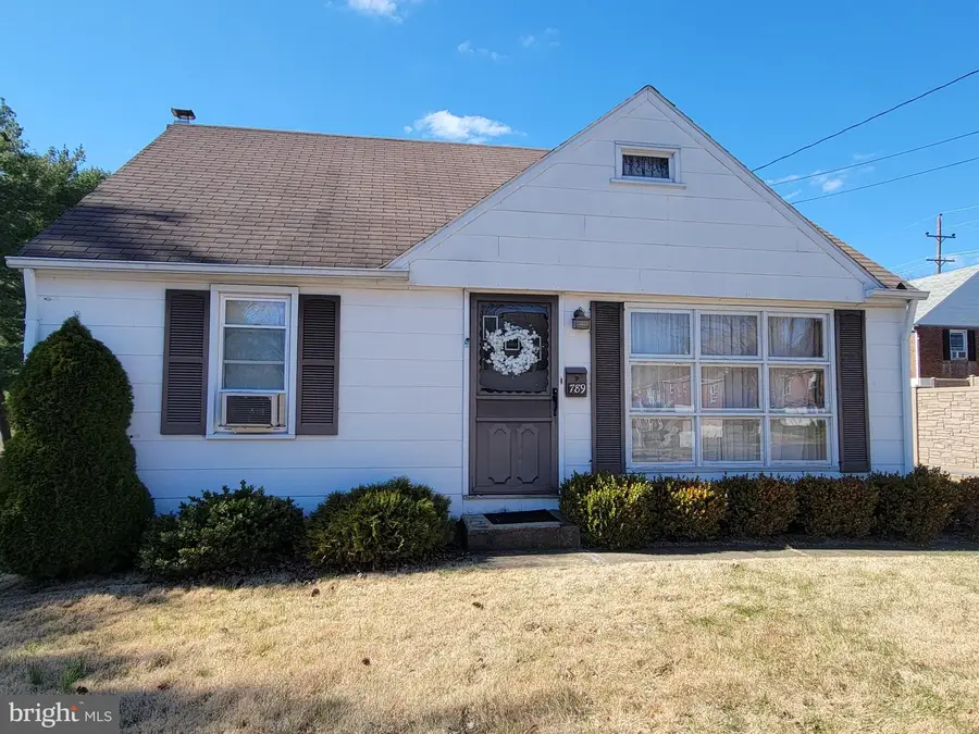 789 Logan St, Pottstown, PA 19464 - #2