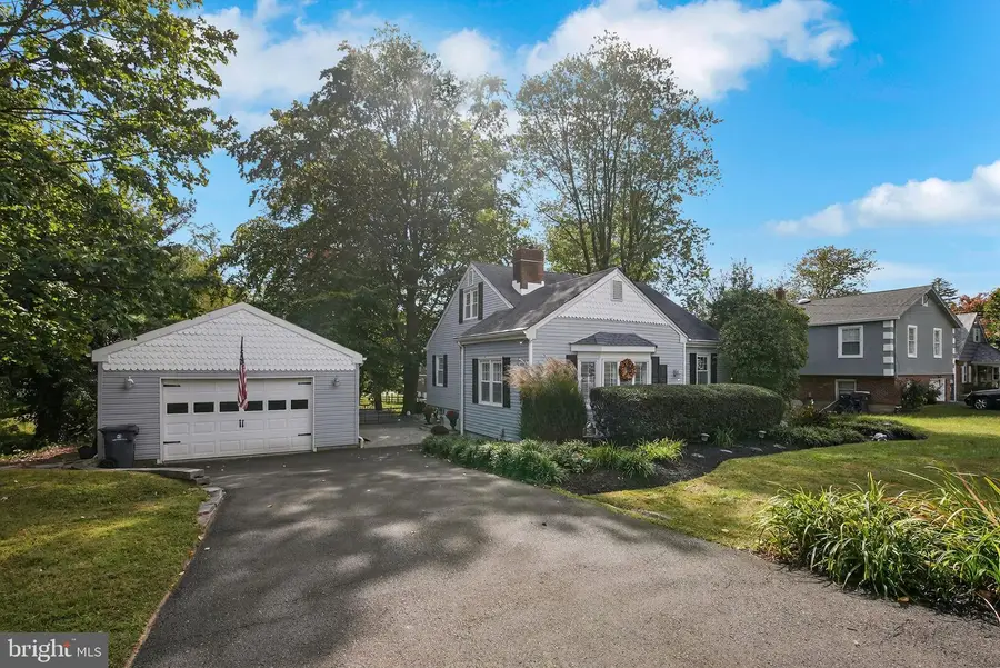 927 Sherman Ave, Huntingdon Valley, PA 19006 - #2