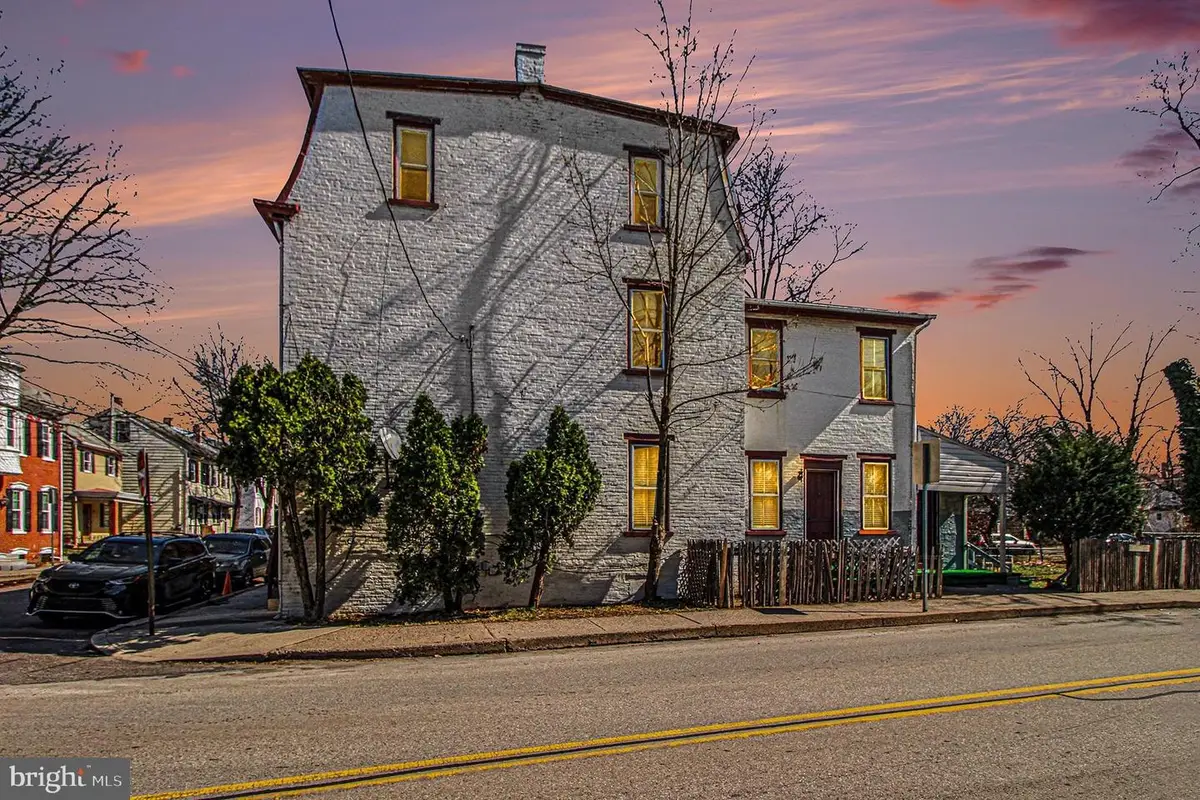 2 Walnut St, Pottstown, PA 19464 - #1