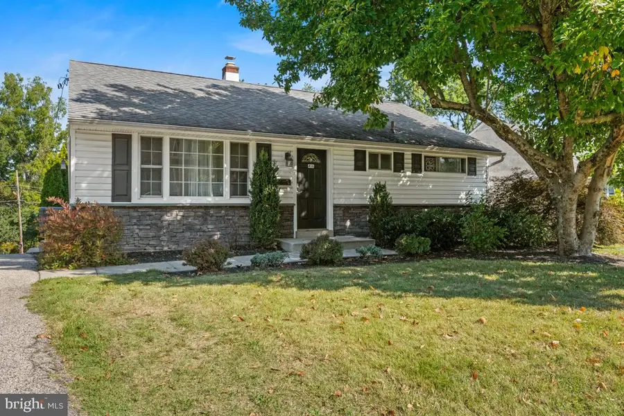 416 Stuart Ln, Ambler, PA 19002 - #2