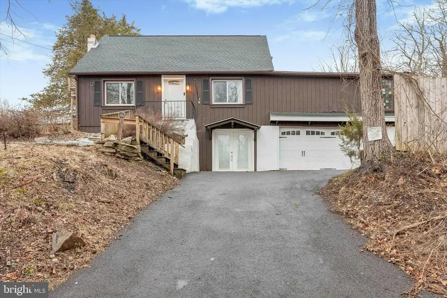 3006 Wild Run Rd, Pennsburg, PA 18073 - #2