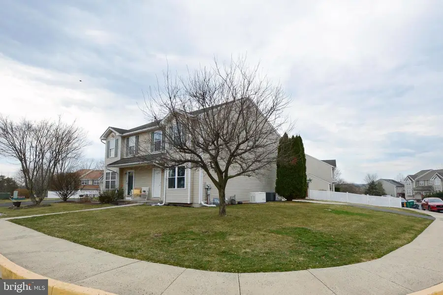 603 Honeysuckle Way, Pennsburg, PA 18073 - #2