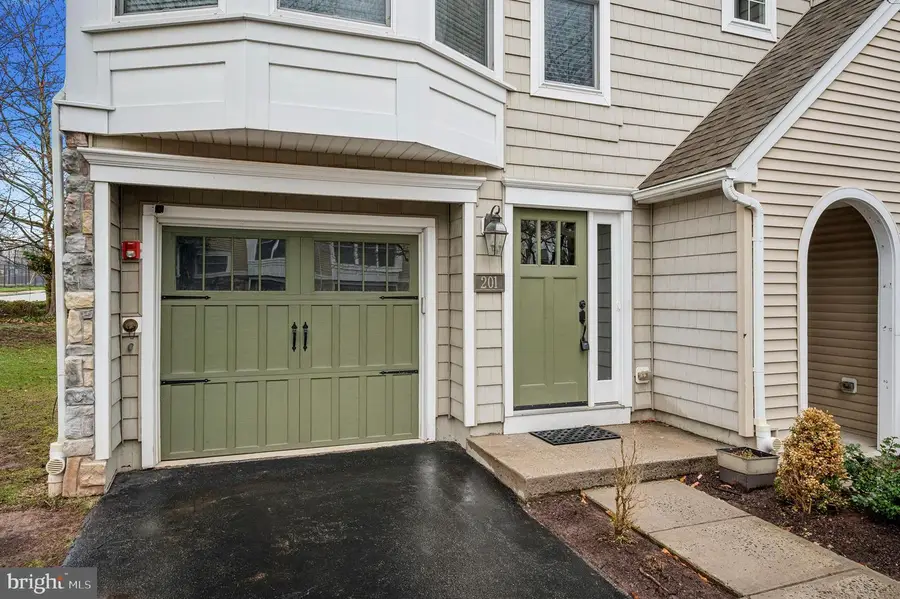 201 Cobblestone Dr, Ardmore, PA 19003 - #2