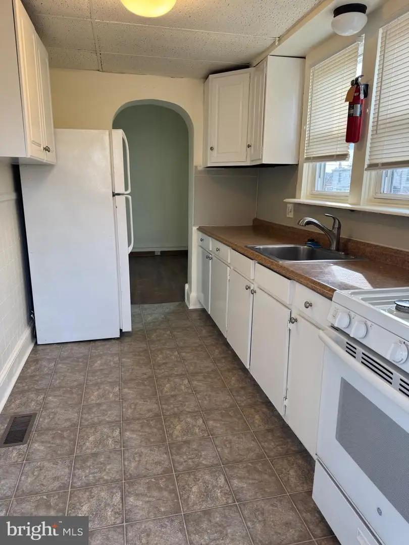 635 Chestnut St, Pottstown, PA 19464 - #3