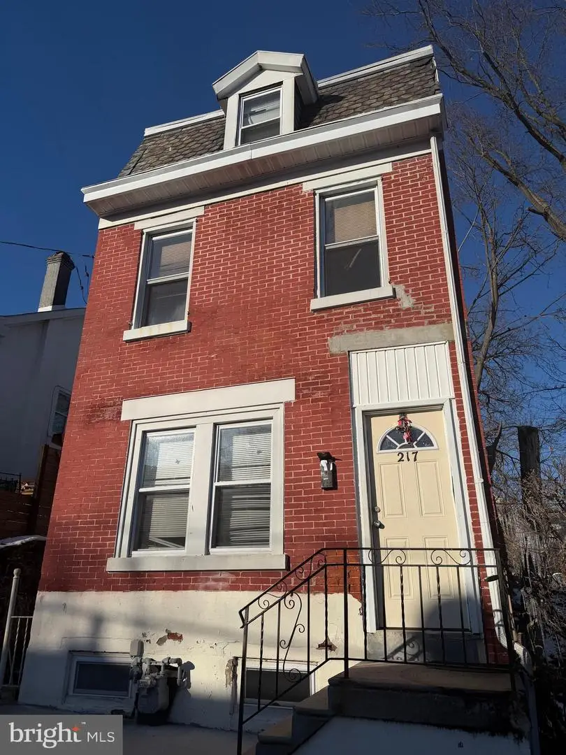 217 E Chestnut St, Norristown, PA 19401 - #1
