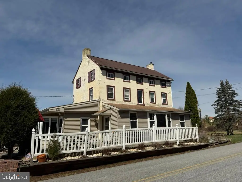 969 N Grange Ave, Collegeville, PA 19426 - #1