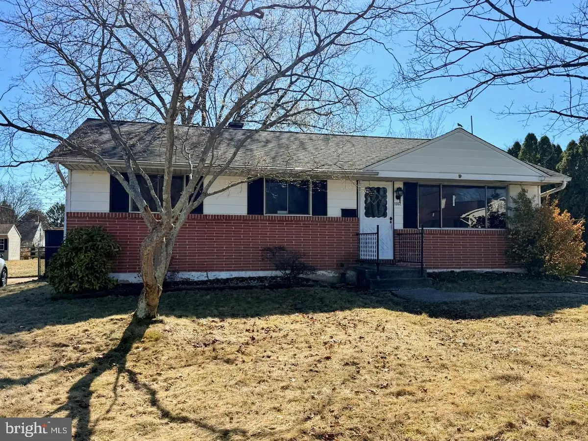 1062 Hale St, Pottstown, PA 19464 - #1