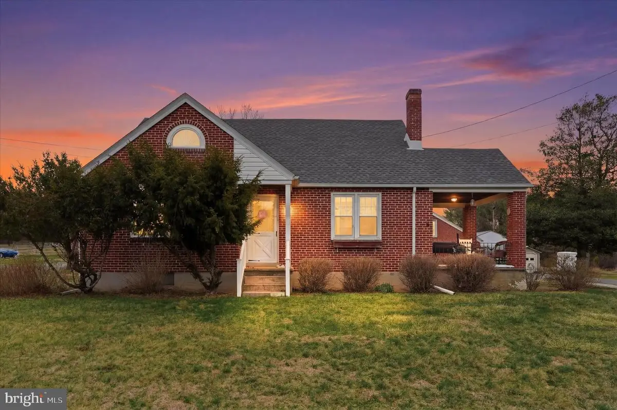 1937 Hoffmansville Rd, Frederick, PA 19435 - #1