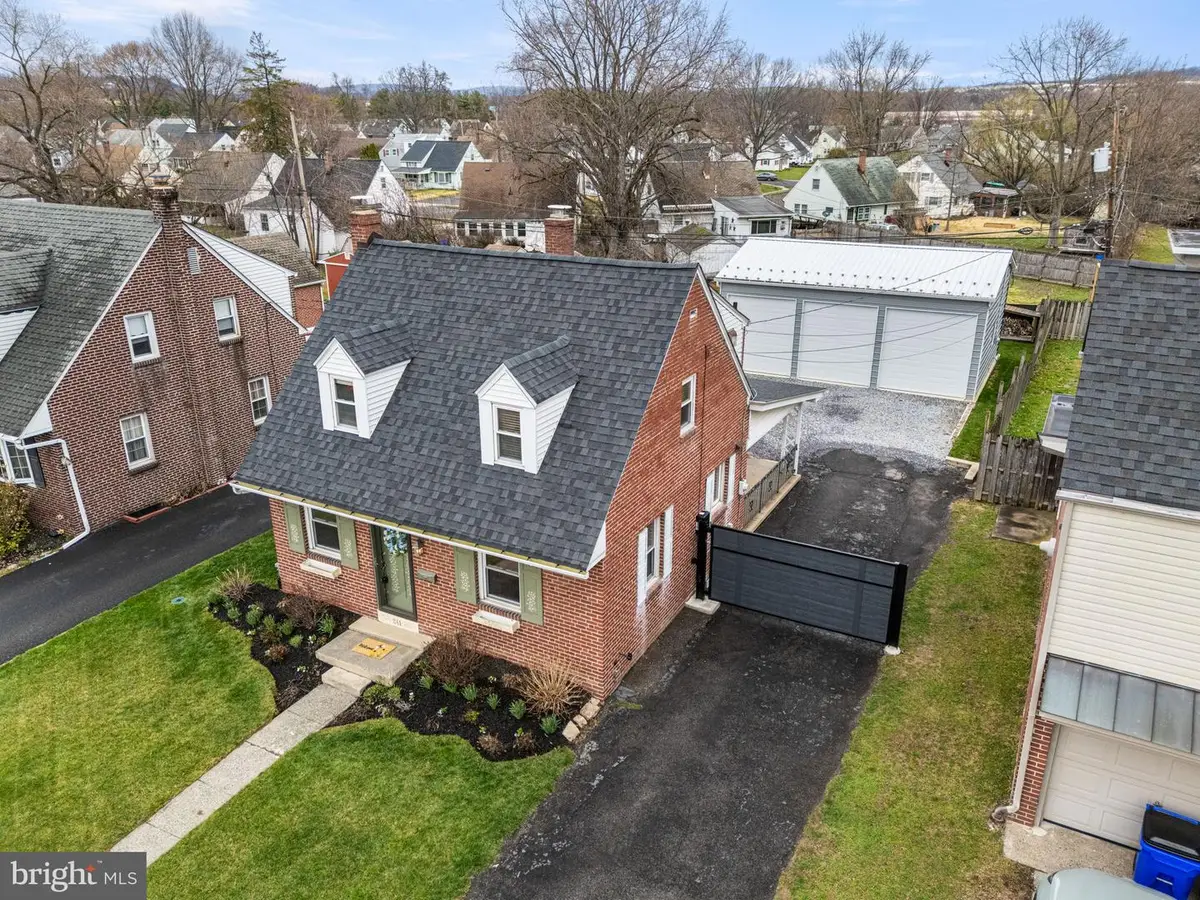 241 W King St, Pottstown, PA 19464 - #1