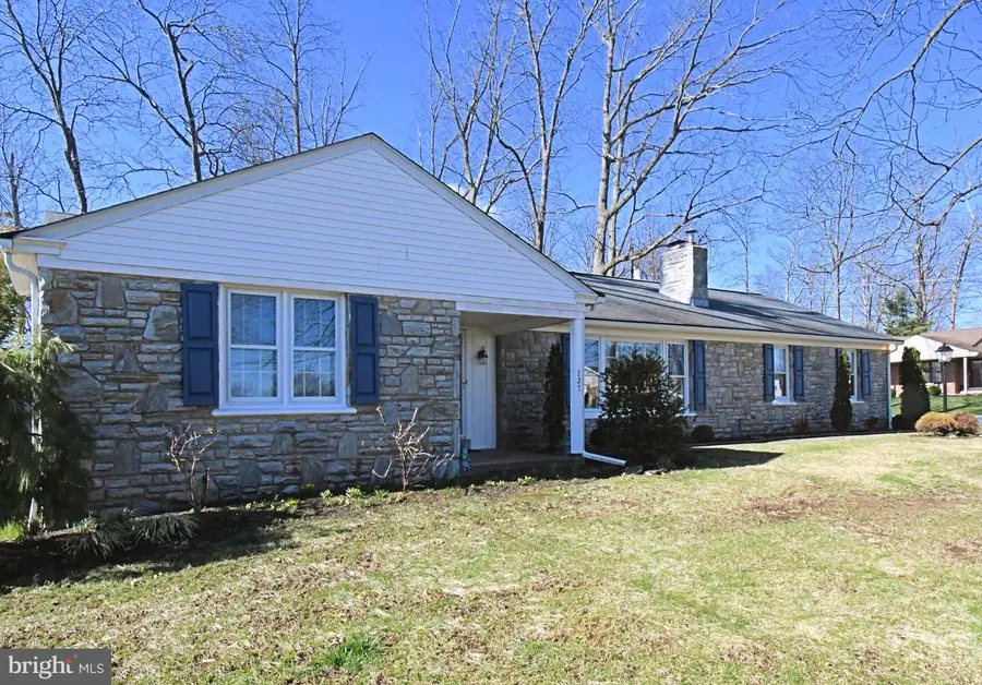 227 W Reliance Rd, Souderton, PA 18964 - #2