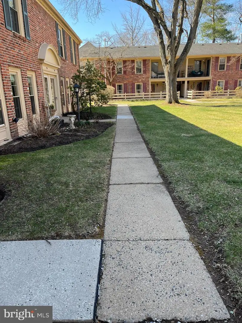 154 Albemarle Dr, Blue Bell, PA 19422 - #2