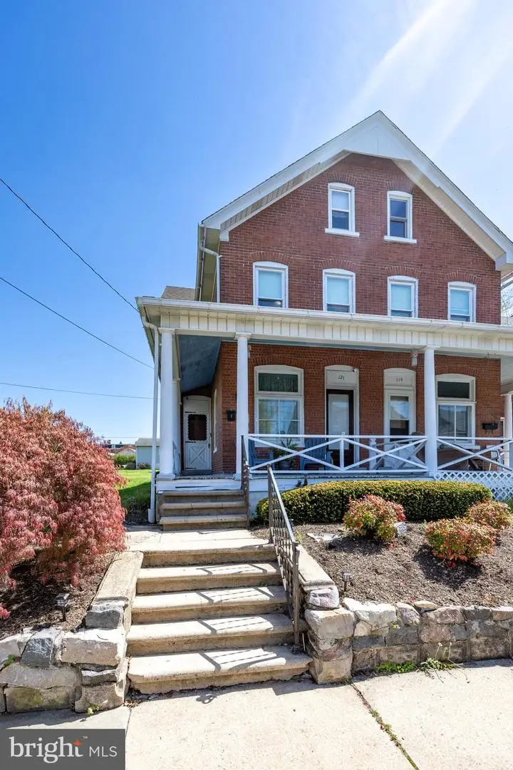 121 Jefferson St, East Greenville, PA 18041 - #3