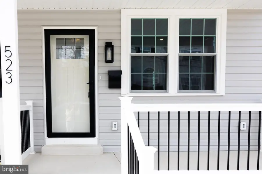523 Grove St, Bridgeport, PA 19405 - #2