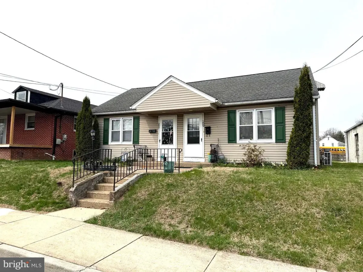 207-209 Lemon St, Stowe, PA 19464 - #1