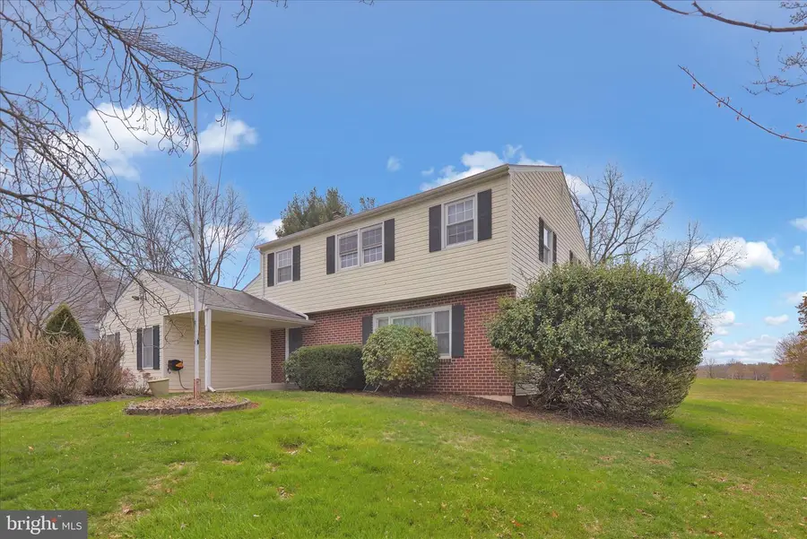 324 Bow Ln, Gilbertsville, PA 19525 - #2