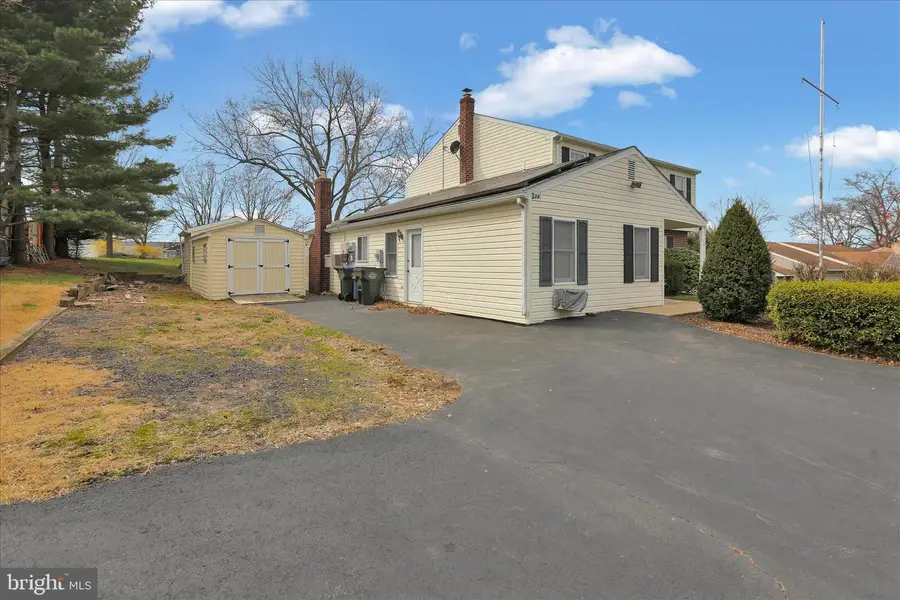 324 Bow Ln, Gilbertsville, PA 19525 - #3