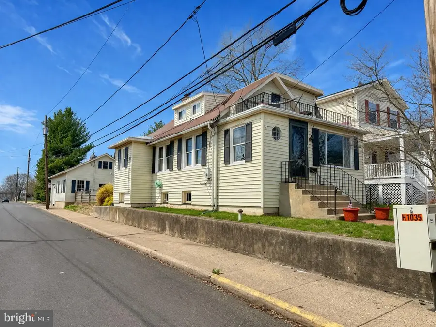 202 N Washington St, Telford, PA 18969 - #2