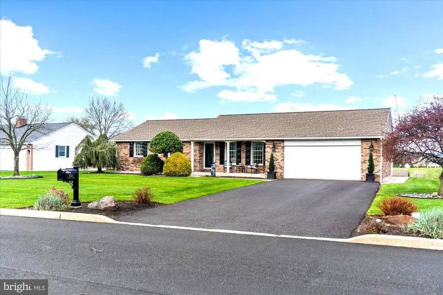 2323 Colonial Dr, Gilbertsville, PA 19525 - #2