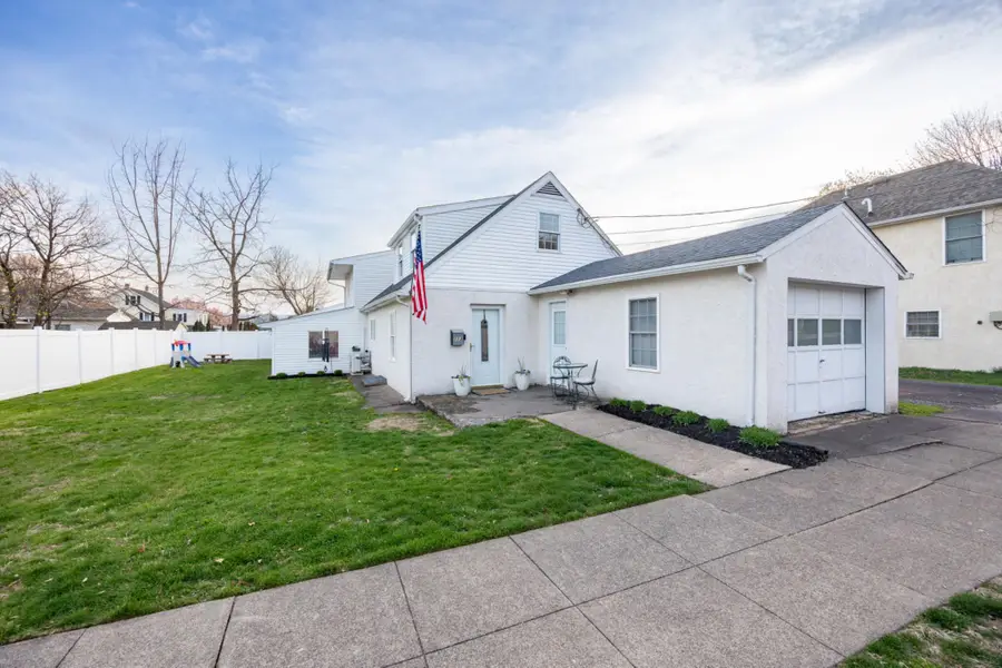 113 Linden St, Pottstown, PA 19464 - #3