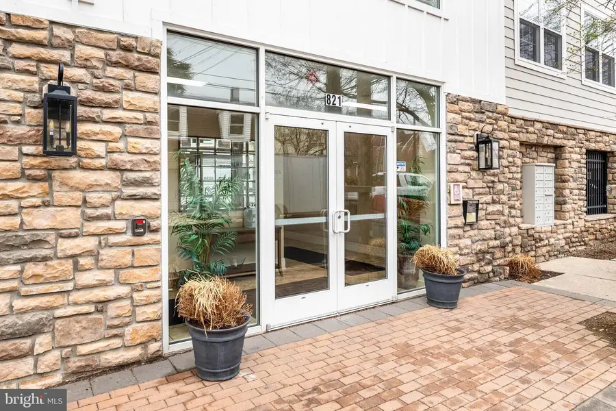 821 Harry St #105, Conshohocken, PA 19428 - #2