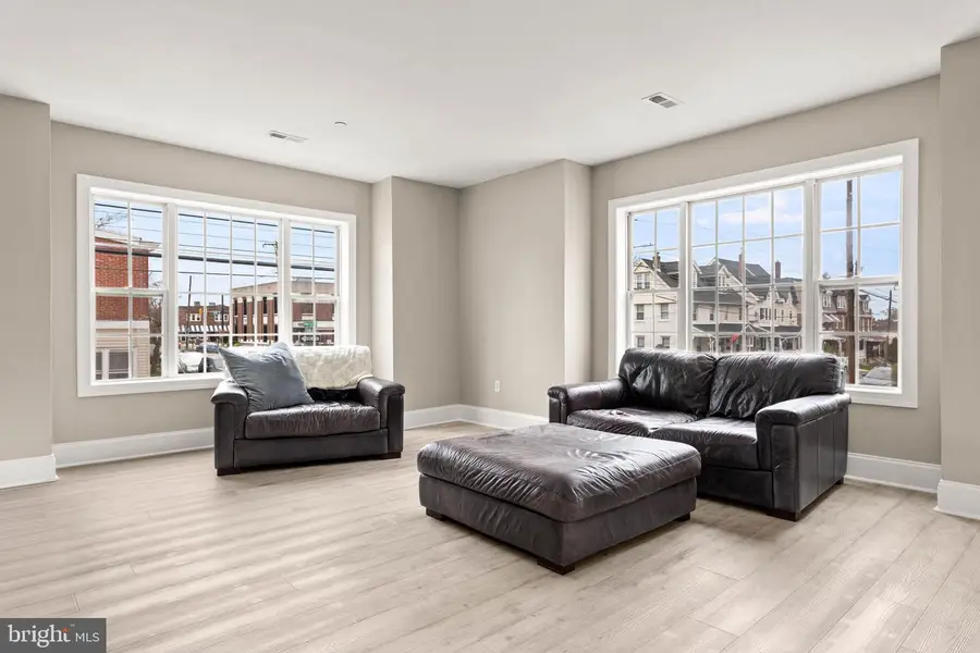 821 Harry St #105, Conshohocken, PA 19428 - #3