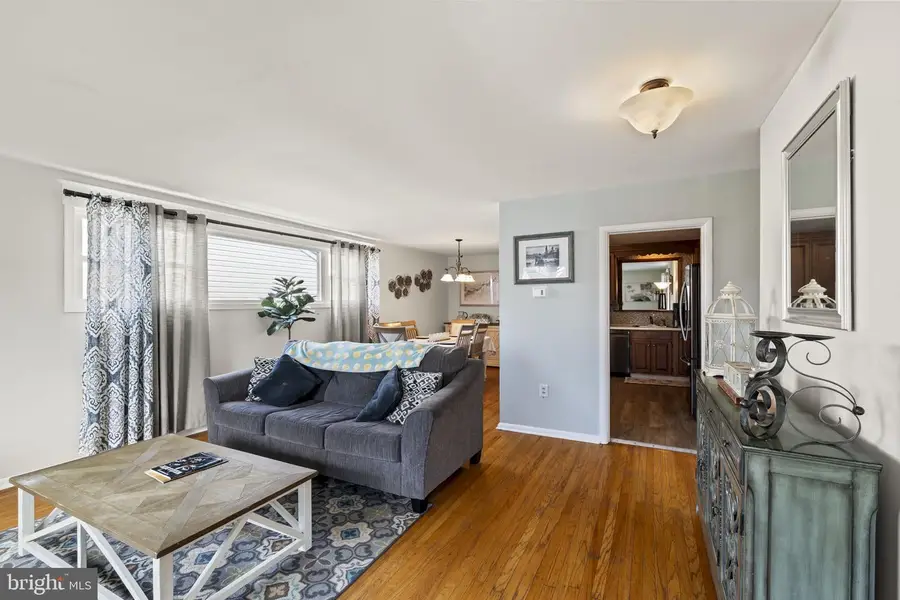 517 Evans Ave, Willow Grove, PA 19090 - #2