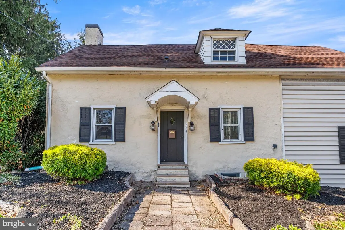 632 Fitzwatertown Rd, Willow Grove, PA 19090 - #1