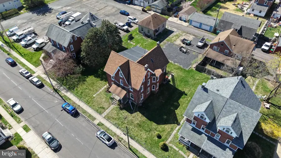 418 Derstine Ave, Lansdale, PA 19446 - #2