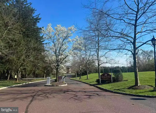 562 Farmdale Cir, BLUE BELL, PA 19422