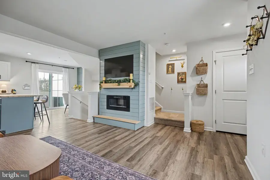 3 Castle Dr, Gilbertsville, PA 19525 - #3