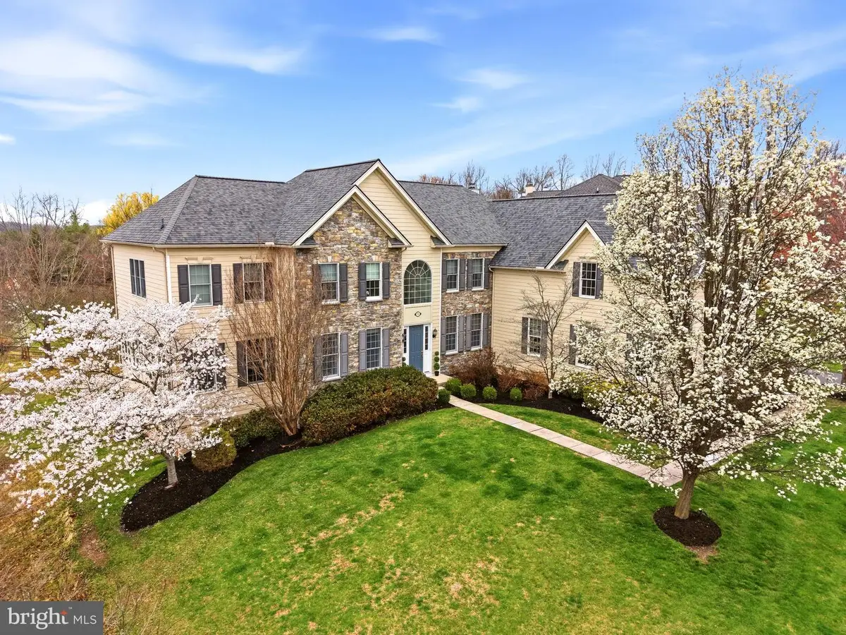 9 Goldfinch Cir, Phoenixville, PA 19460 - #1