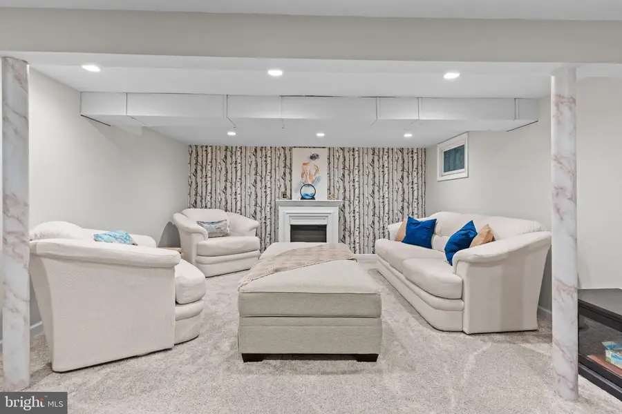 106 Holly Dr, Hatboro, PA 19040 - #3