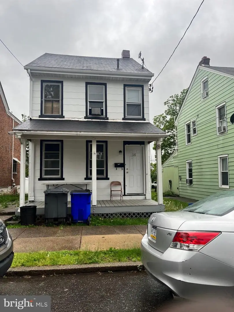 14 E 2nd St, Pottstown, PA 19464 - #1