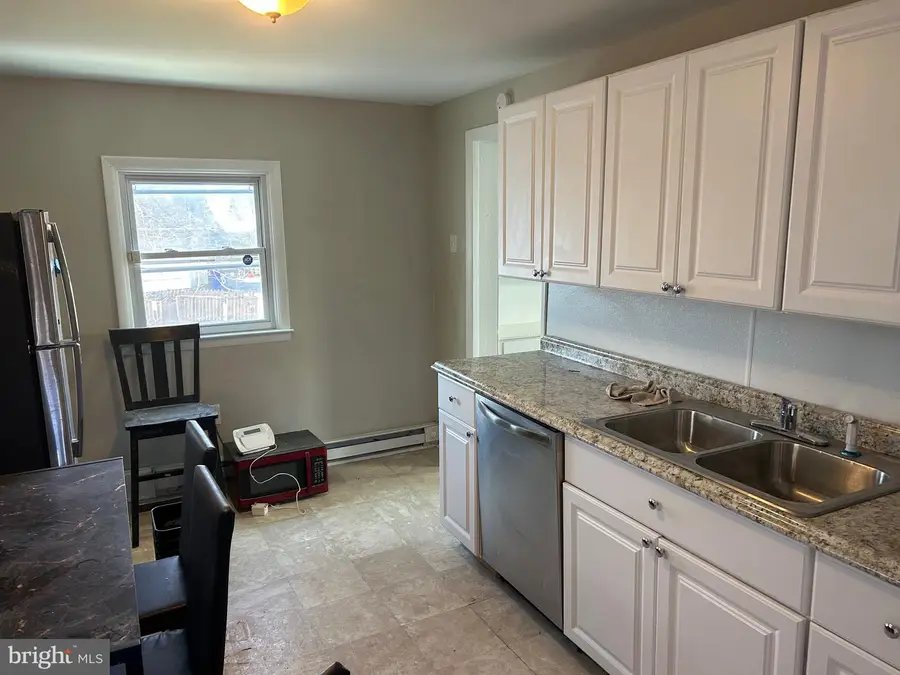 14 E 2nd St, Pottstown, PA 19464 - #3