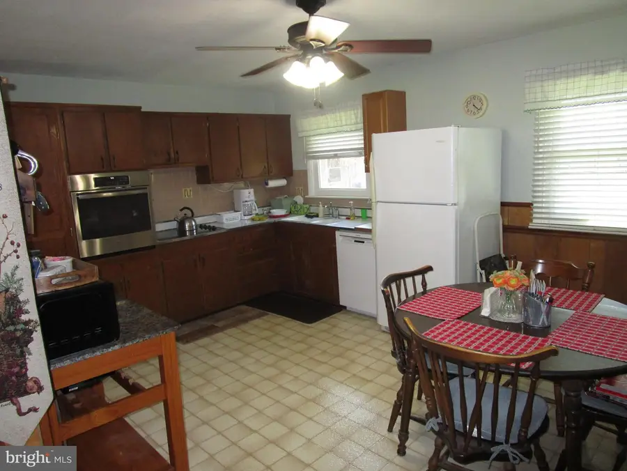 109 Woodland Ave, Schwenksville, PA 19473 - #3