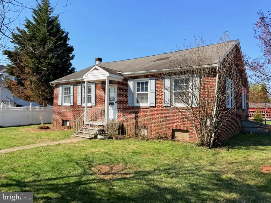 318 Chestnut St, Collegeville, PA 19426 - #2