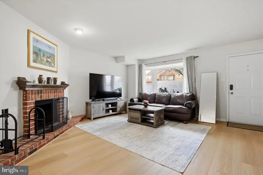 3923 Gatehouse Ln, Skippack, PA 19474 - #3