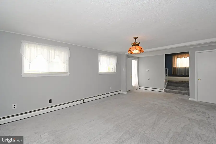 466 Cedar St, Lansdale, PA 19446 - #3