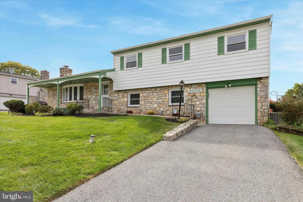 2008 Hemlock Rd, Jeffersonville, PA 19403 - #1