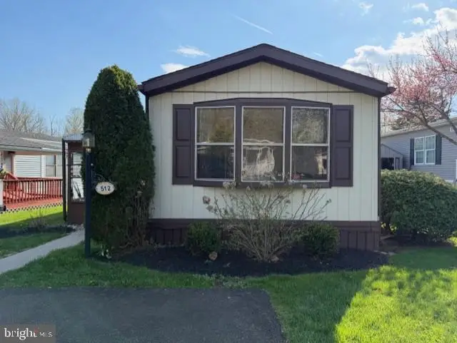 512 Willow Ln, North Wales, PA 19454 - #2