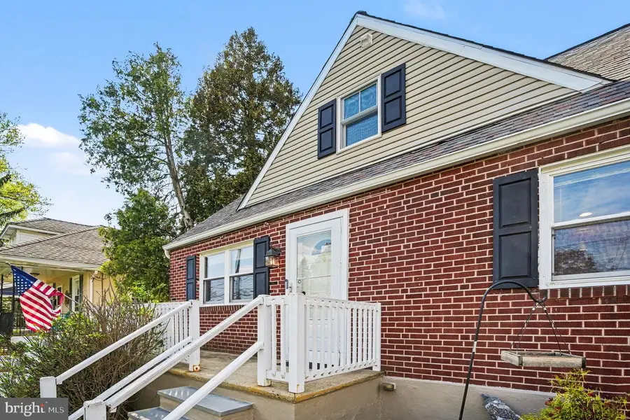 1370 Arnold Ave, Abington, PA 19001 - #3