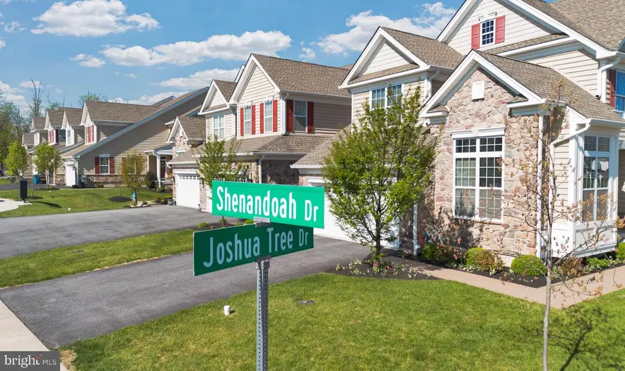 603 Shenandoah Dr, Collegeville, PA 19426 - #3