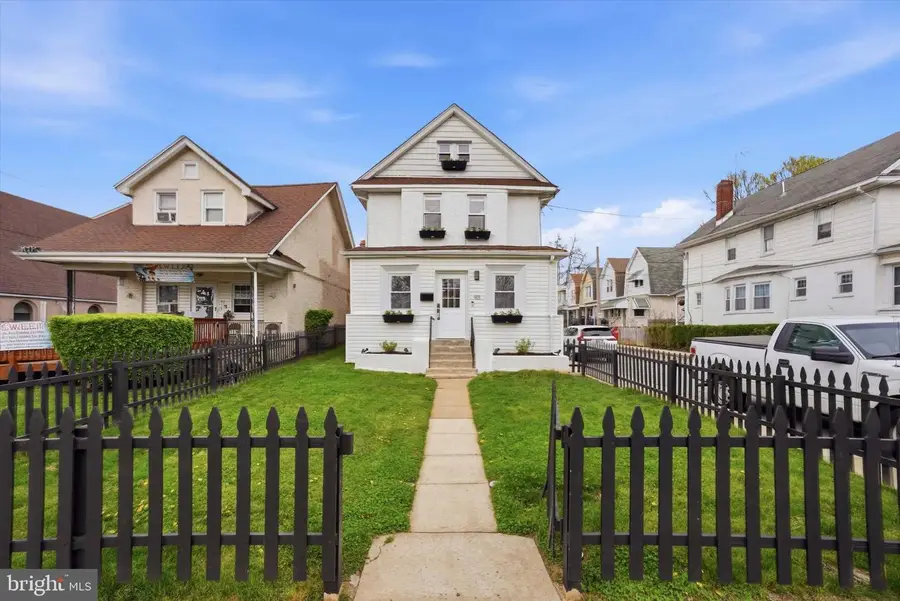 90 Greenfield Ave, Ardmore, PA 19003 - #3