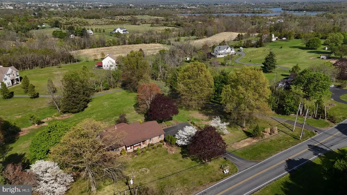 2735 Kutztown Rd, Pennsburg, PA 18073 - #1