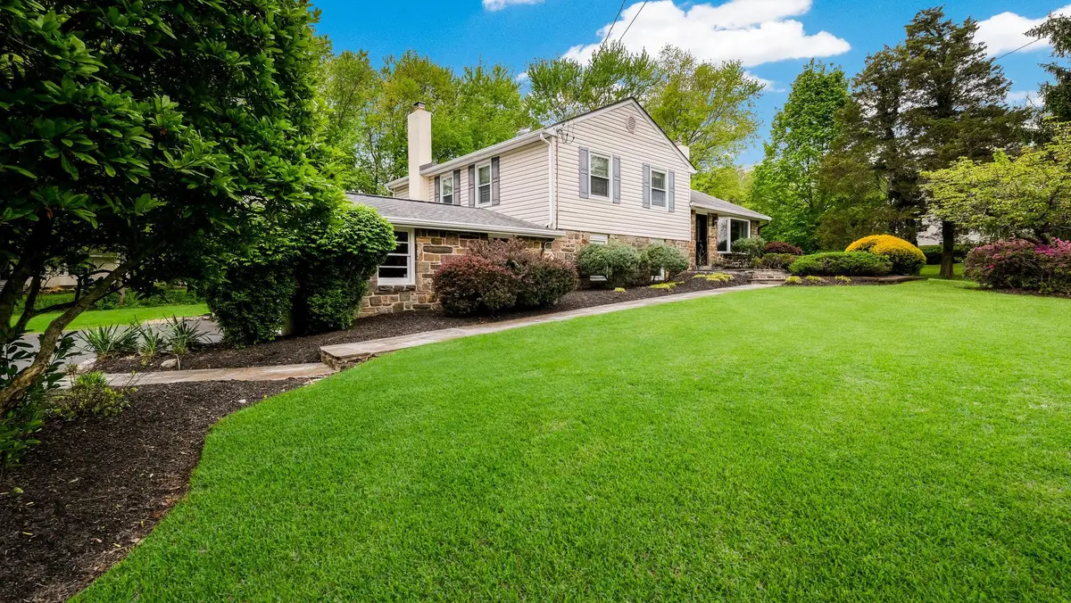 816 Warren Rd, Ambler, PA 19002 - #1