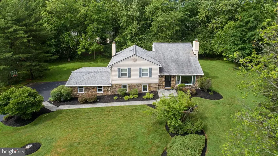 816 Warren Rd, Ambler, PA 19002 - #2