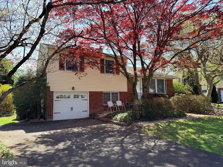 1831 Jill Rd, Willow Grove, PA 19090 - #2