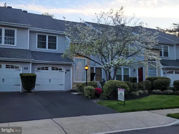 373 Carmen Dr #, COLLEGEVILLE, PA 19426