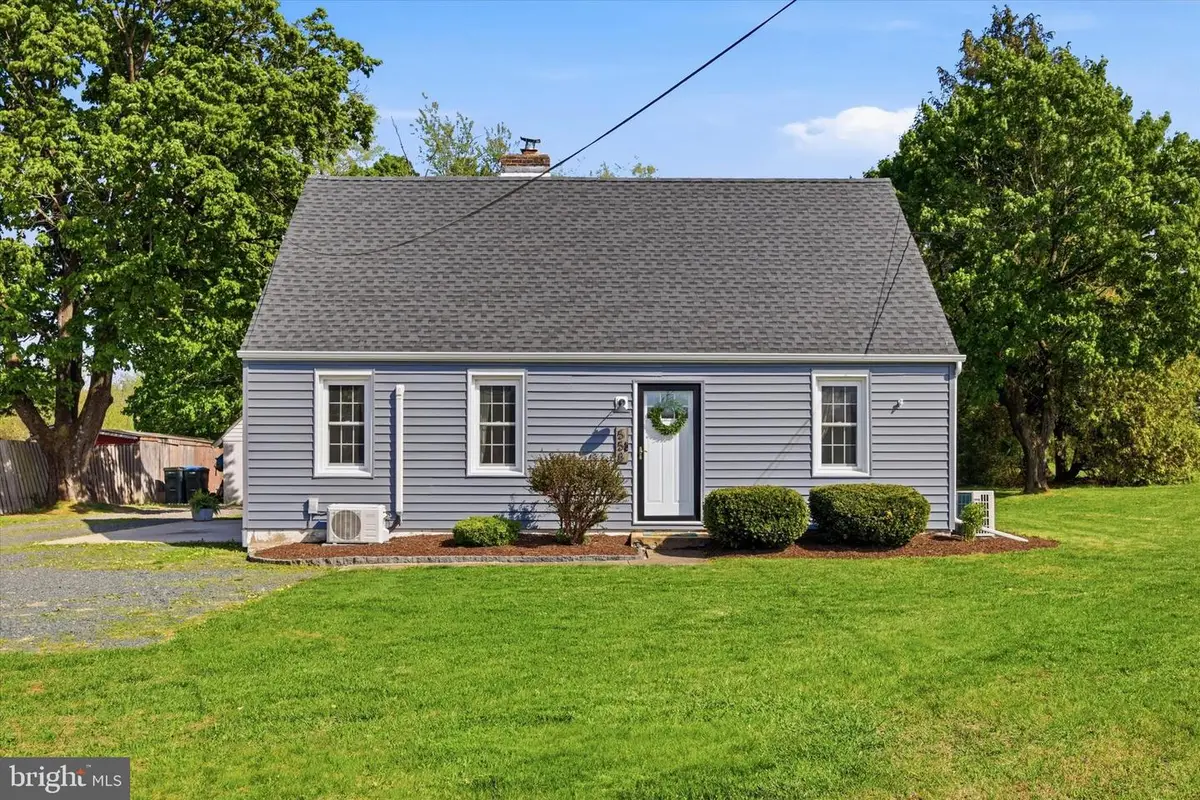 558 Gilbertsville Rd, Gilbertsville, PA 19525 - #1