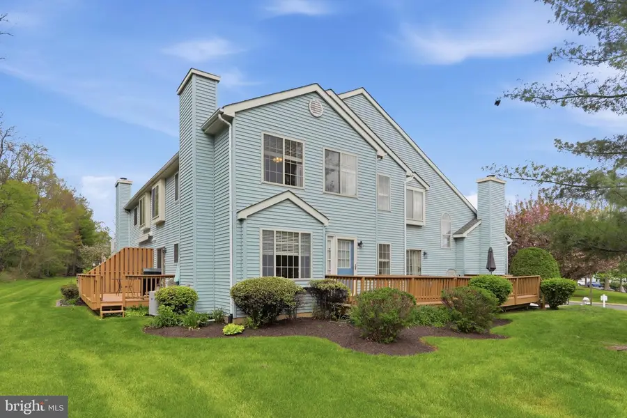 379 Pondview Dr, Harleysville, PA 19438 - #2